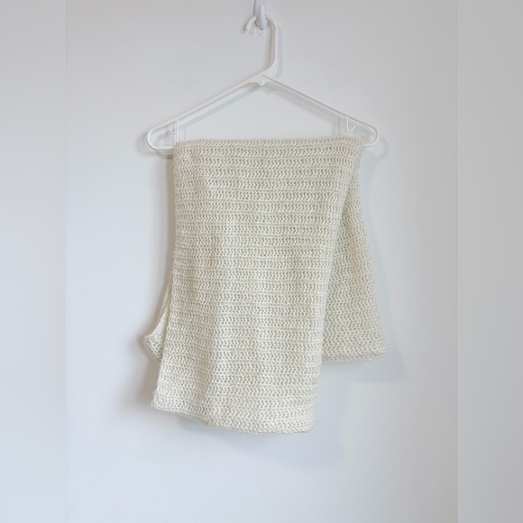 H&M White Infinity Scarf - Picture 3 of 5